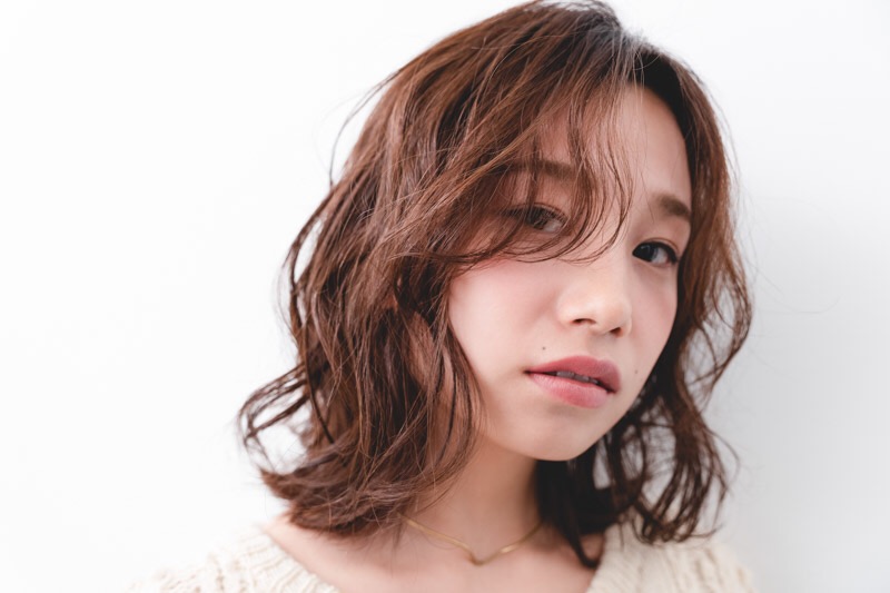抜け感ミディアムウェーブ